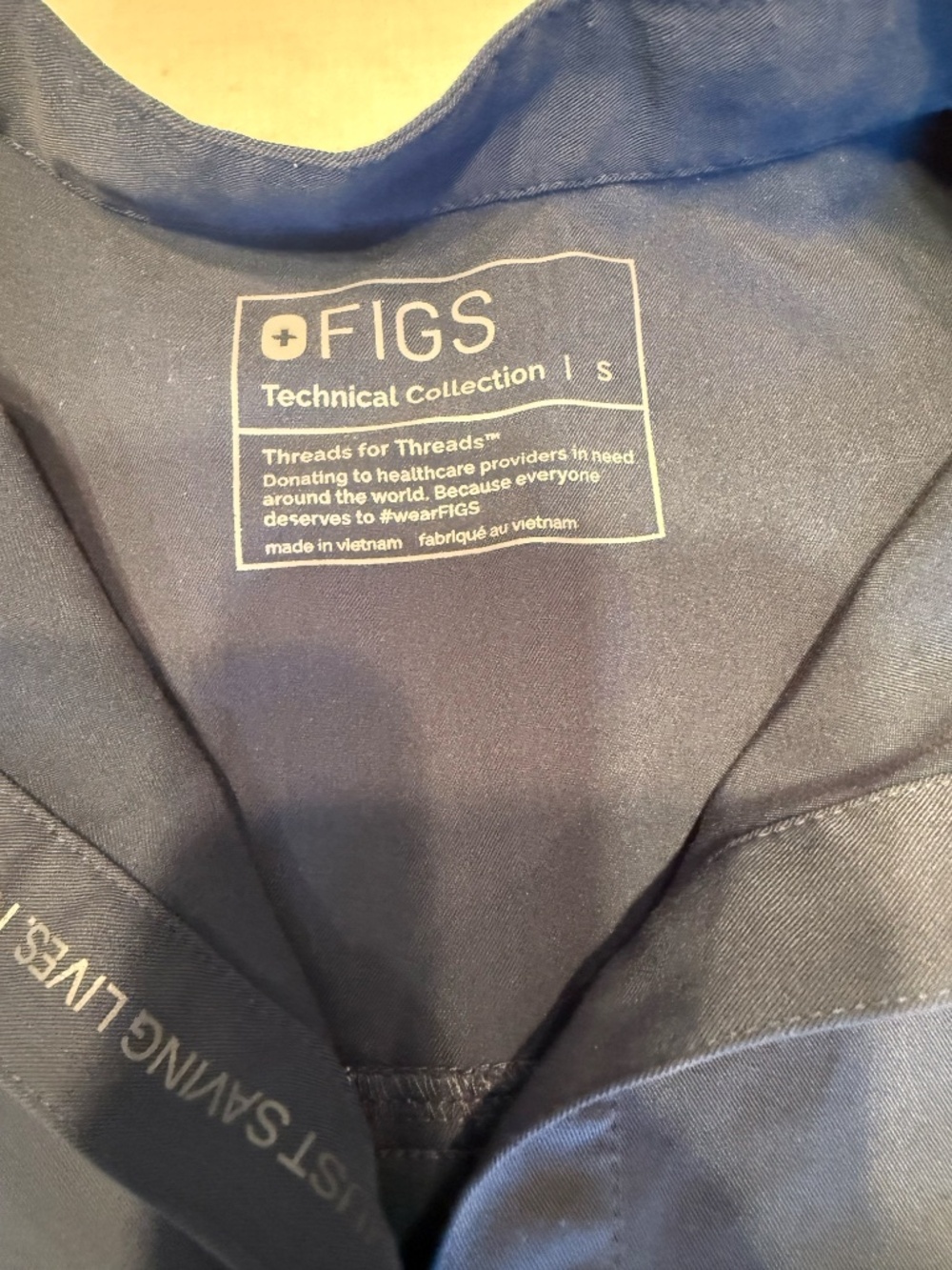 Figs Scrub Top Size Small - Picture 2 of 3